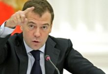 Photo of Медведев пригрозил западным компаниям отношениями «без сюсюканья»